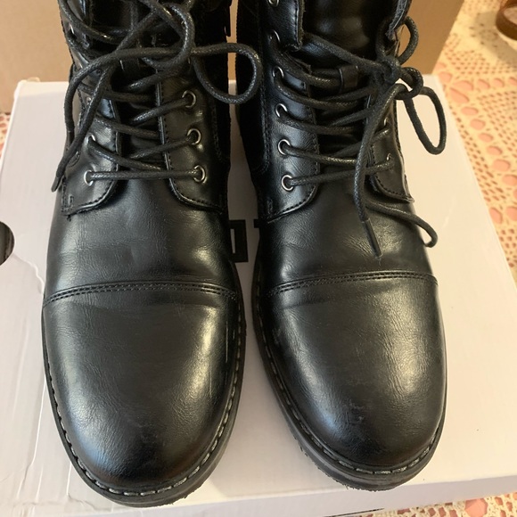 Aldo Balish-K Boys Boots in Black in US 4 - Picture 3 of 7